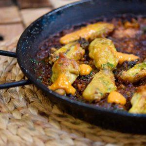 Arroz de Alitas de pollo con romesco